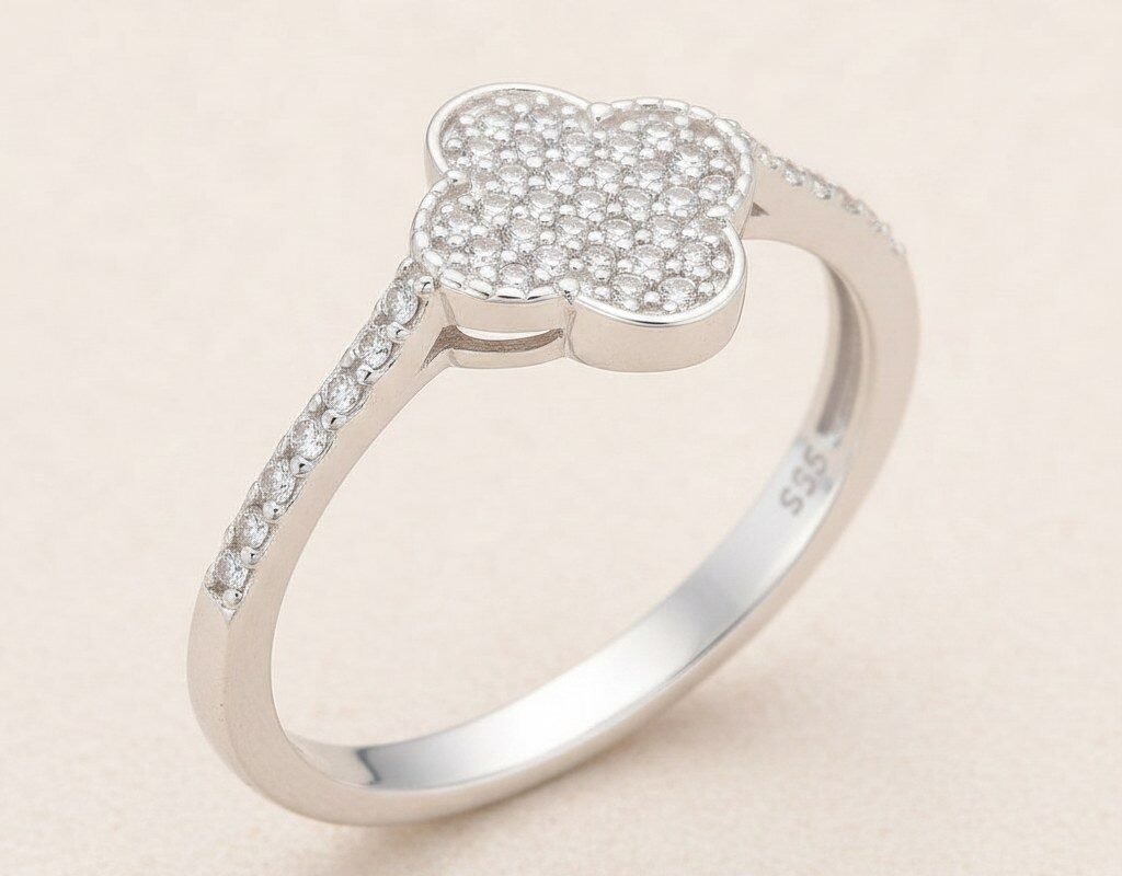 Detalle editorial complementario de Brillo de Amalia