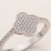 Anillo de Plata Trébol con Circones - detalle macro de terminaciones y brillo