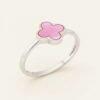 Anillo de Plata Trébol Nácar Rosado - ángulo alternativo sobre fondo blanco cálido