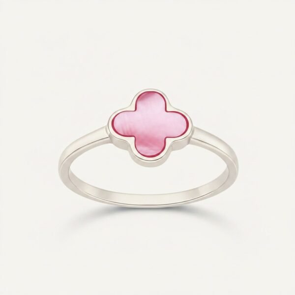 Anillo de Plata Trébol Nácar Rosado - vista principal sobre fondo blanco cálido