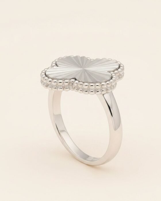 Anillo de Plata Trébol