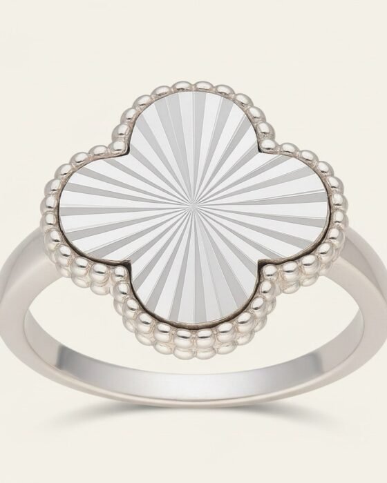 Anillo de Plata Trébol
