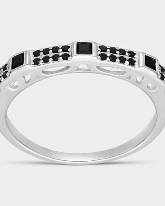 Anillo Cintillo Circones Baguette Ónix