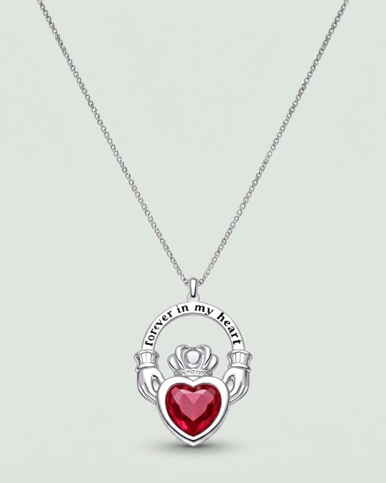Collar Claddagh Circón Rubí